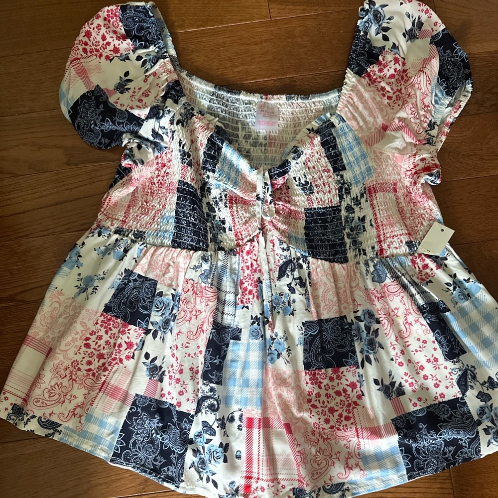 No Boundaries Junior Top NWT